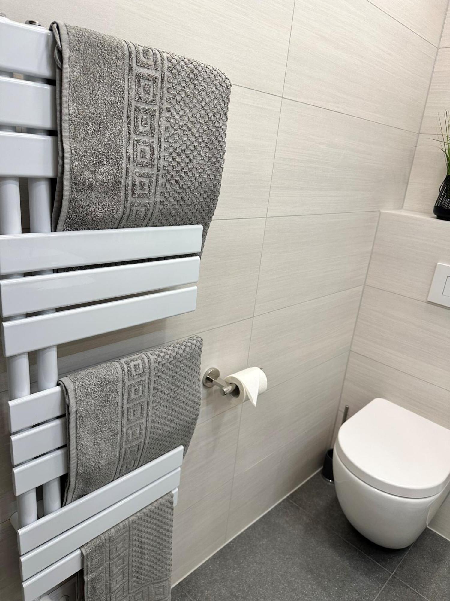 Fewo Sky21 * Langen Exklusives Appartment Vollausstattung / Zentrale Lage *Neu* Buitenkant foto